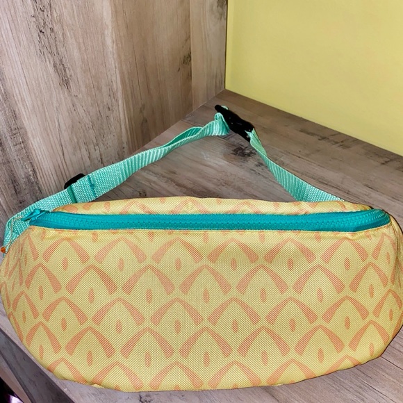 Pineapple Waist Cooler - Picture 3 of 3